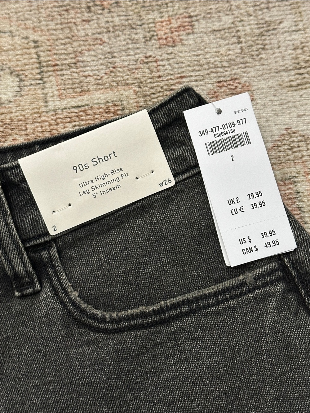 Woman’s NWTs Black Hollister 90s Shorts